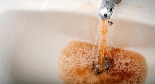 Cách kiểm tra và nhận biết nước sinh hoạt bị ô nhiễm